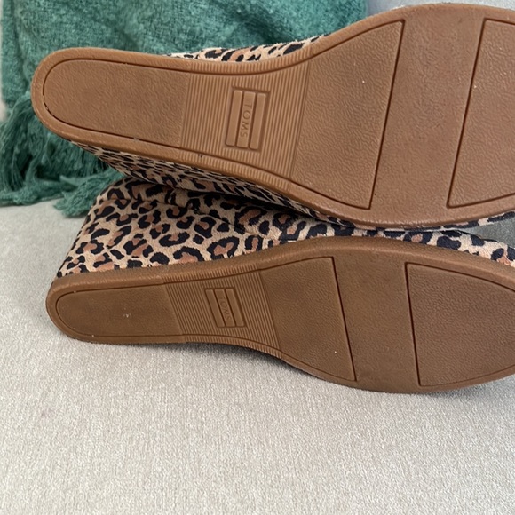 TOMS wedge bootie-size 10 - Picture 2 of 6